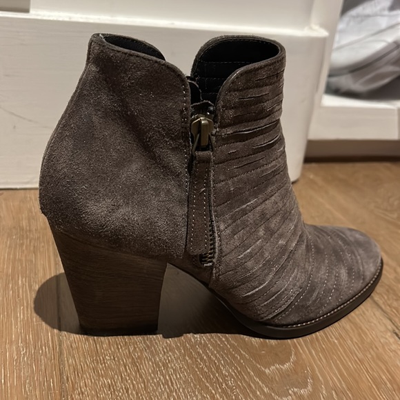 Paul Green - Women's Malibu Zip High Heel Ankle Booties - Picture 4 of 10